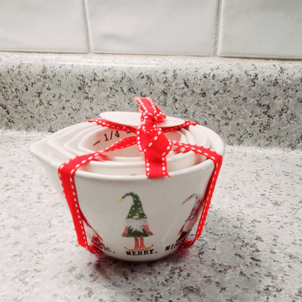 Rae Dunn Measuring Cups...GNOMES
